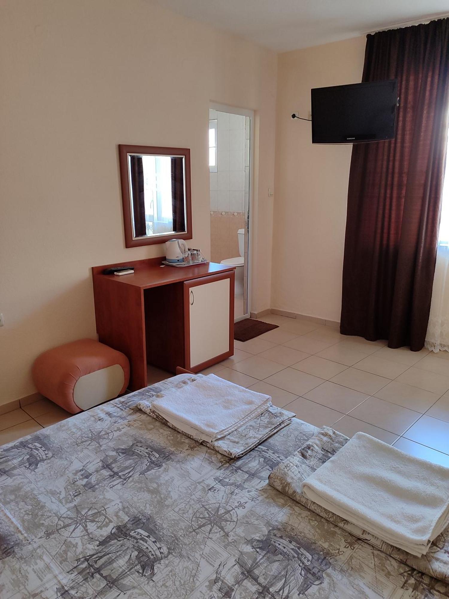 Milchevi Guesthouse Sozopol Room photo